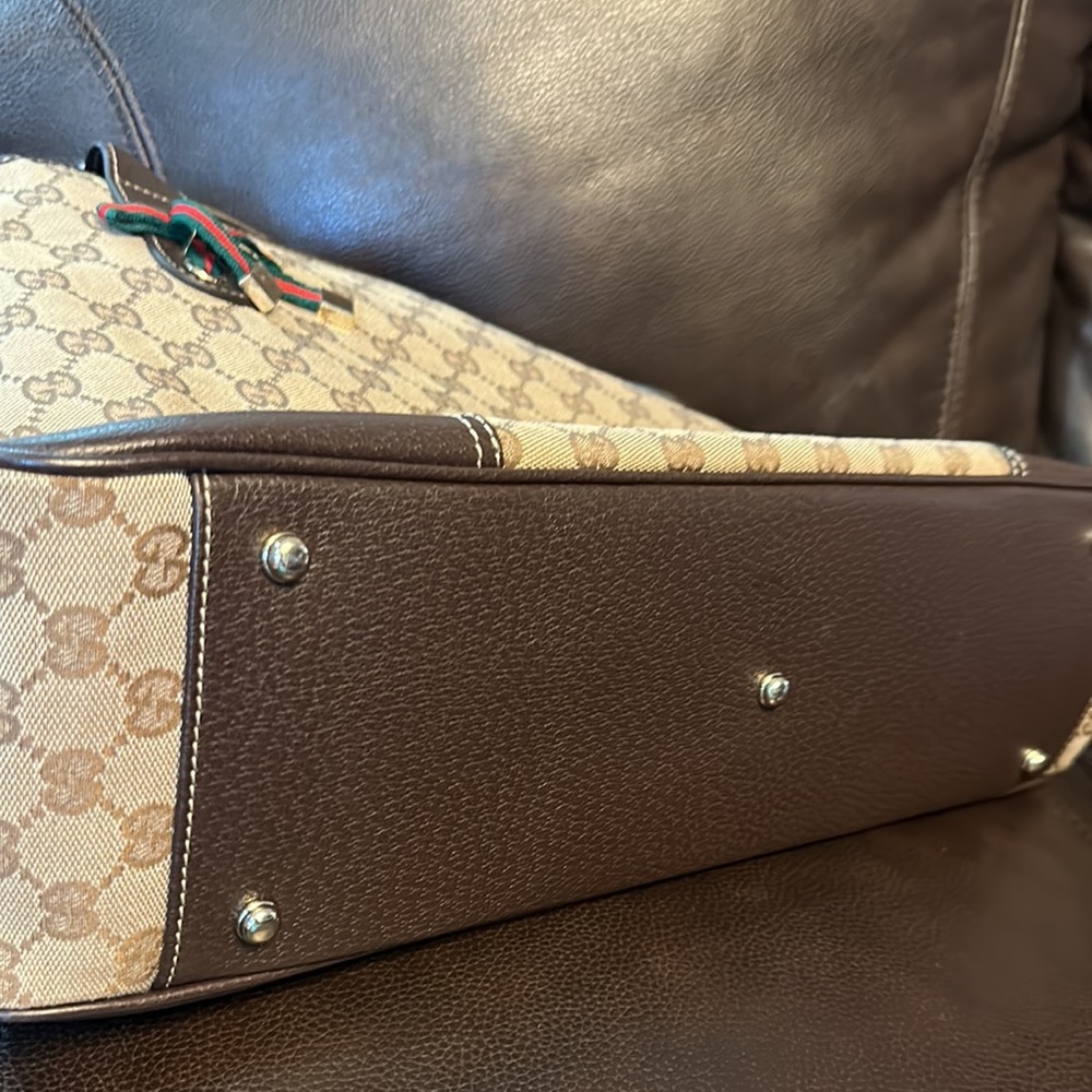 gucci tote bag in canvas with leather handle and on bottom. very good condition - Picture 5 of 10